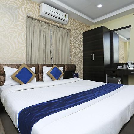 Oyo 7790 Hotel Royal Height Calcutta Extérieur photo