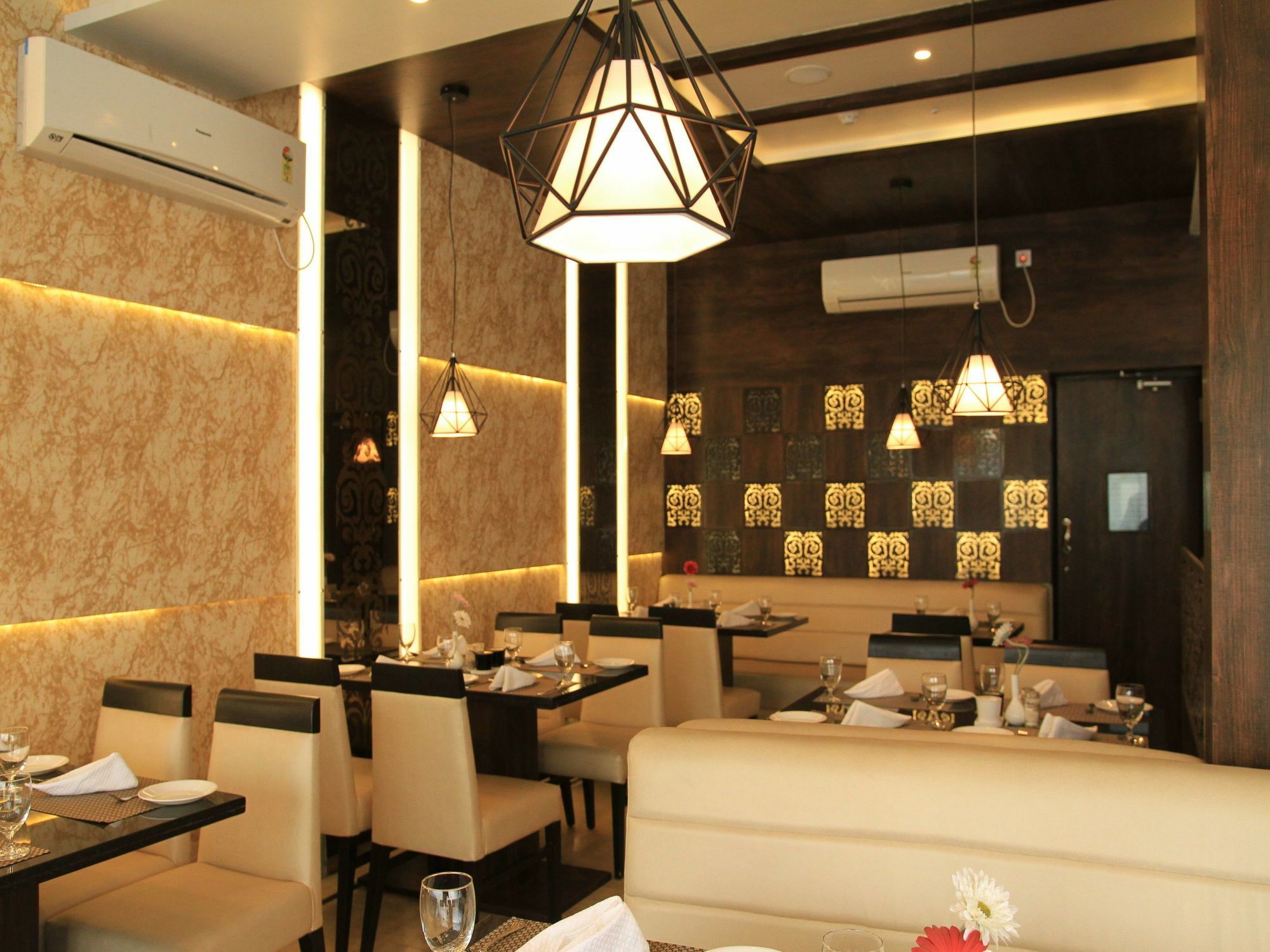 Oyo 7790 Hotel Royal Height Calcutta Extérieur photo